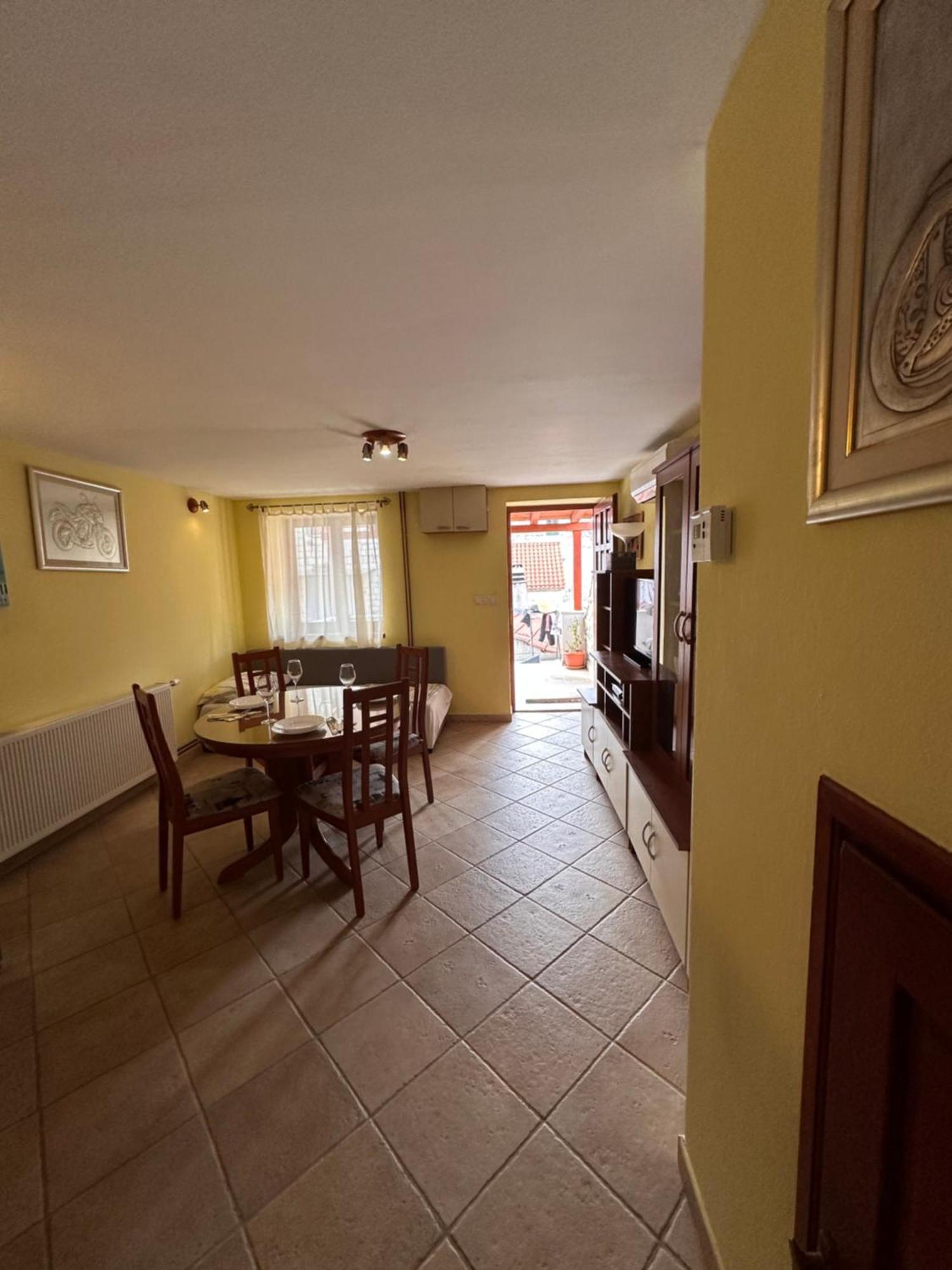 Apartman Lana Kaštela Exteriör bild